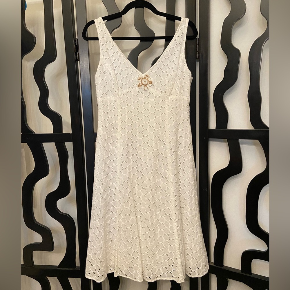 Evan-Picone White Eyelet A line V neck, sleeveless dress, size 10, great cond